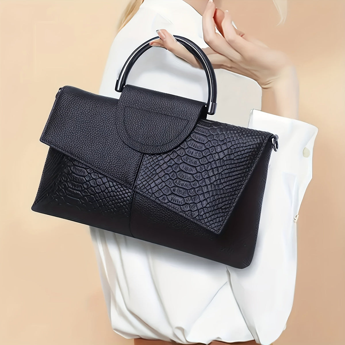 Bianca | Pochette con Stampa Coccodrillo e Chiusura Magnetica